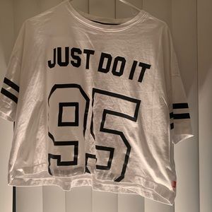 Women’s or Juniors Nike Crop Top “Just Do It” ‘95.